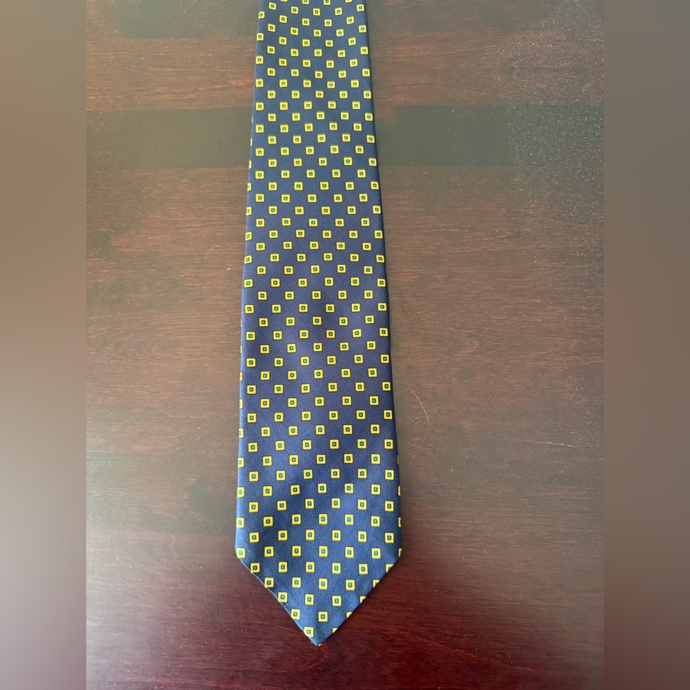 Brooks Brother's Makers Men's Tie Navy Gold Necktie 100% Silk Tie Geometric